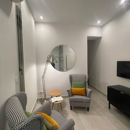 Casa De Huespedes Almirante Madrid Apartment Bagian luar foto