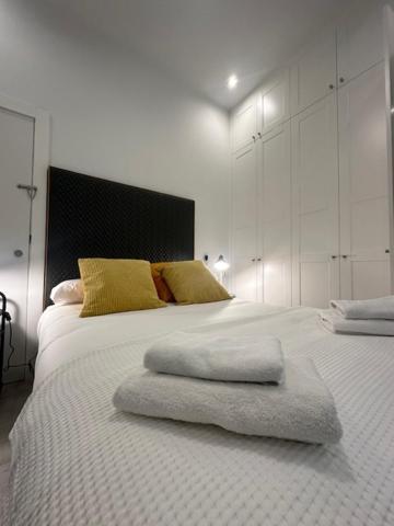 Casa De Huespedes Almirante Madrid Apartment Bagian luar foto