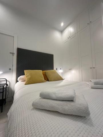 Casa De Huespedes Almirante Madrid Apartment Bagian luar foto
