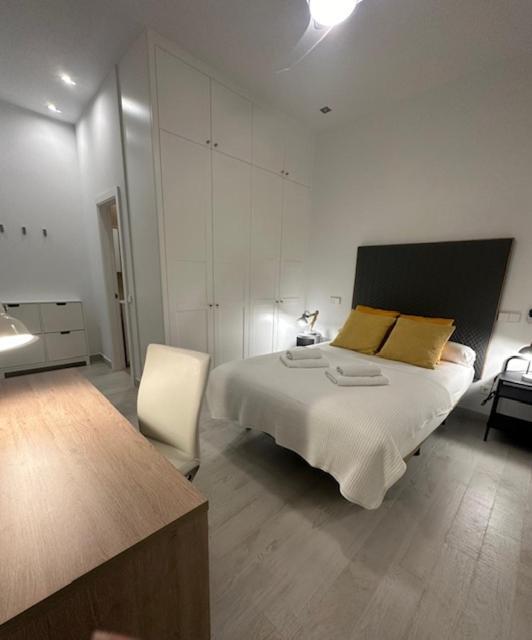 Casa De Huespedes Almirante Madrid Apartment Bagian luar foto