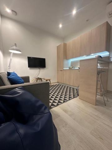 Casa De Huespedes Almirante Madrid Apartment Bagian luar foto