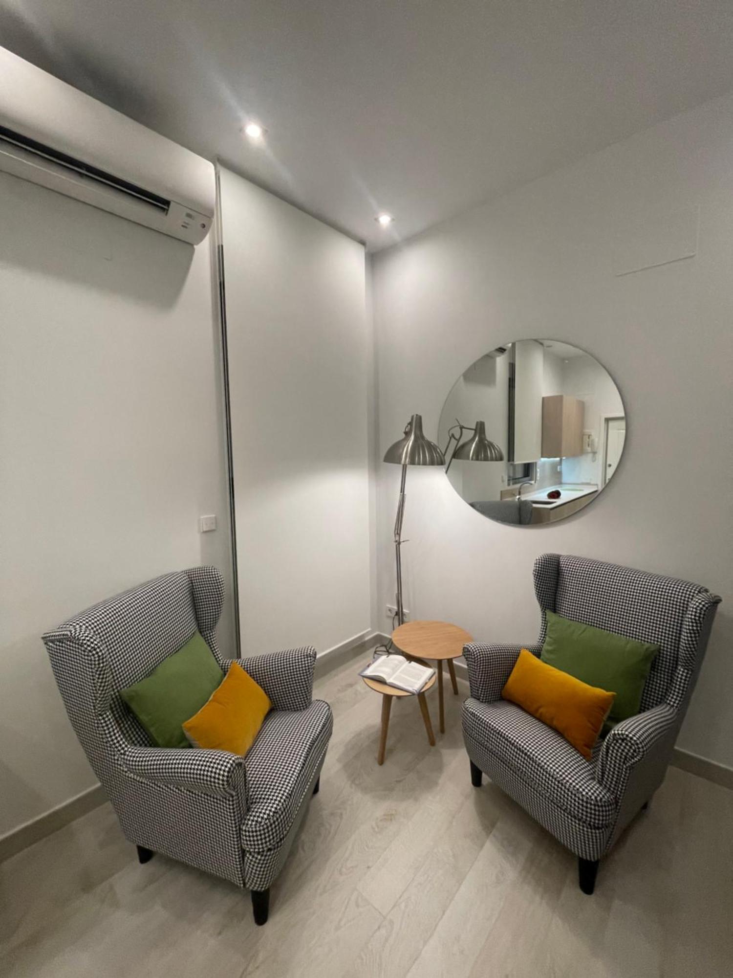 Casa De Huespedes Almirante Madrid Apartment Bagian luar foto